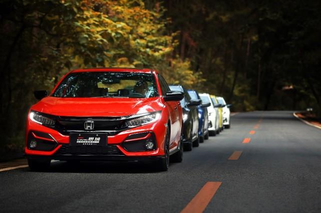 是思域,思域Hatchback上山了