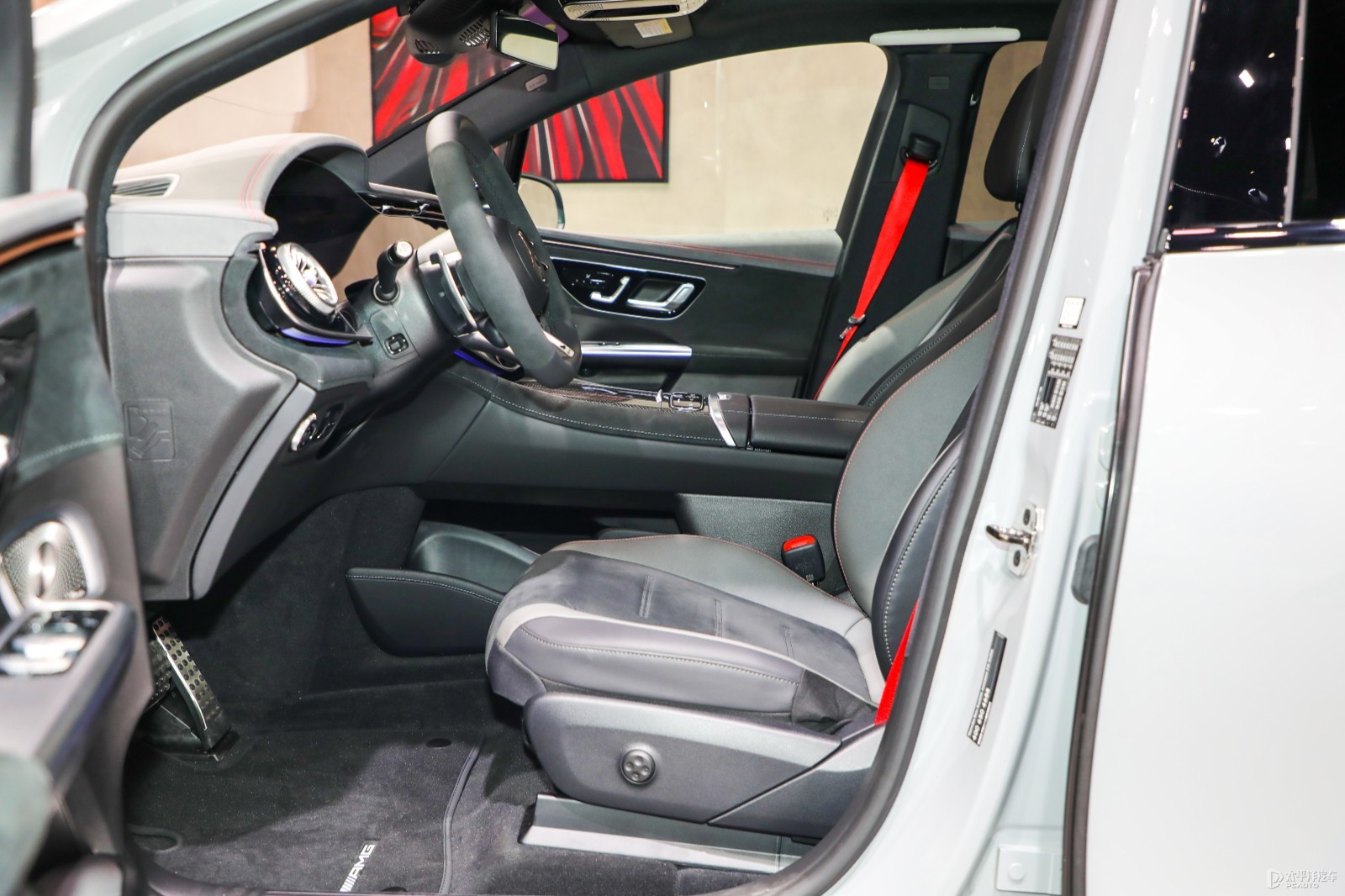 奔驰EQE SUV AMG空间